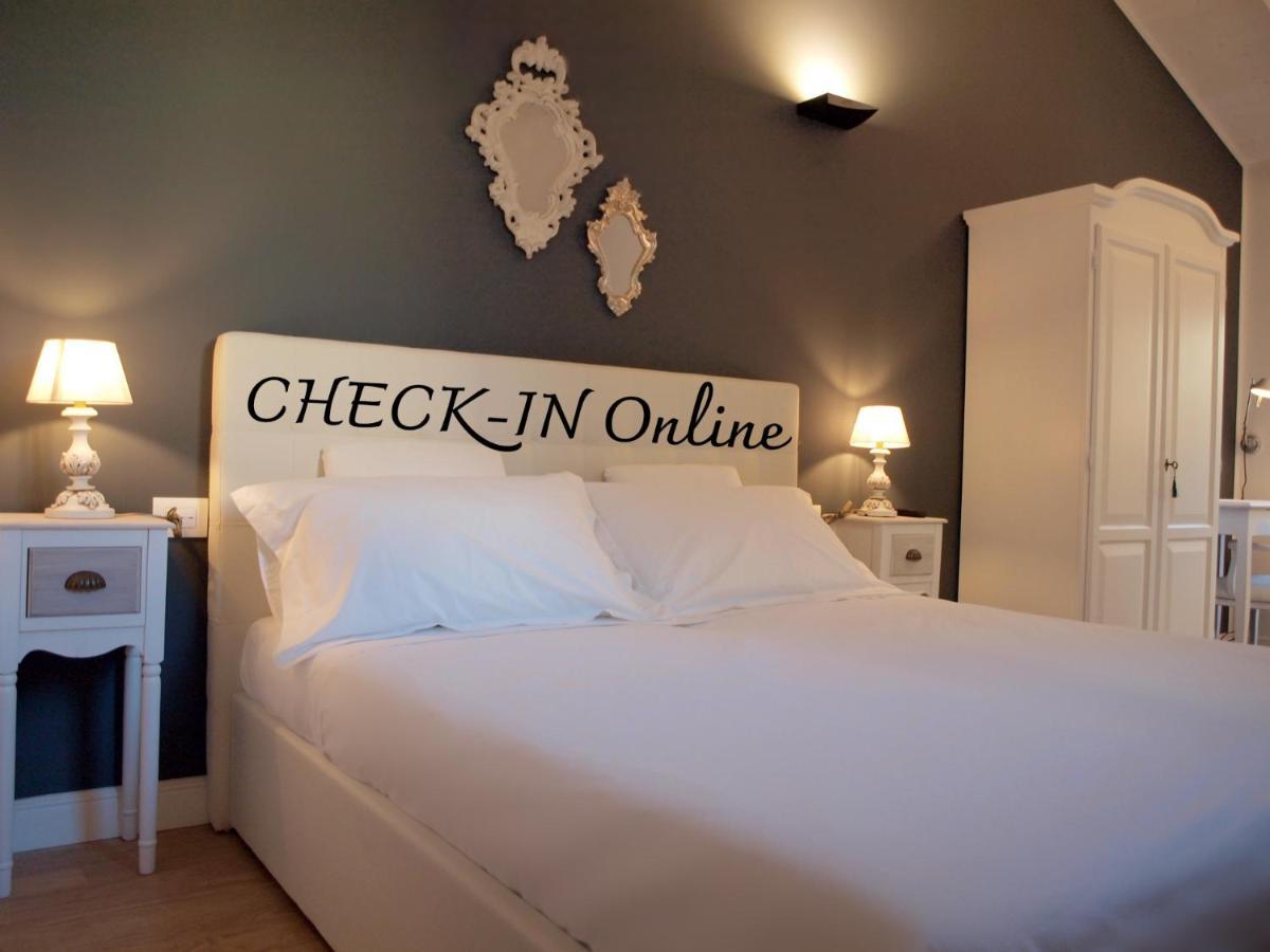 Cosmopolitan Central Rooms Болонья Екстер'єр фото