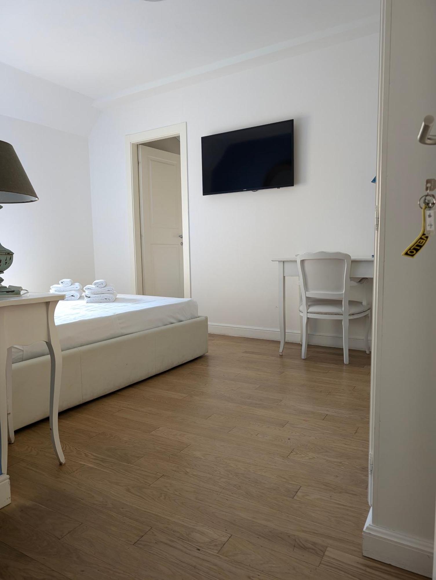 Cosmopolitan Central Rooms Болонья Екстер'єр фото