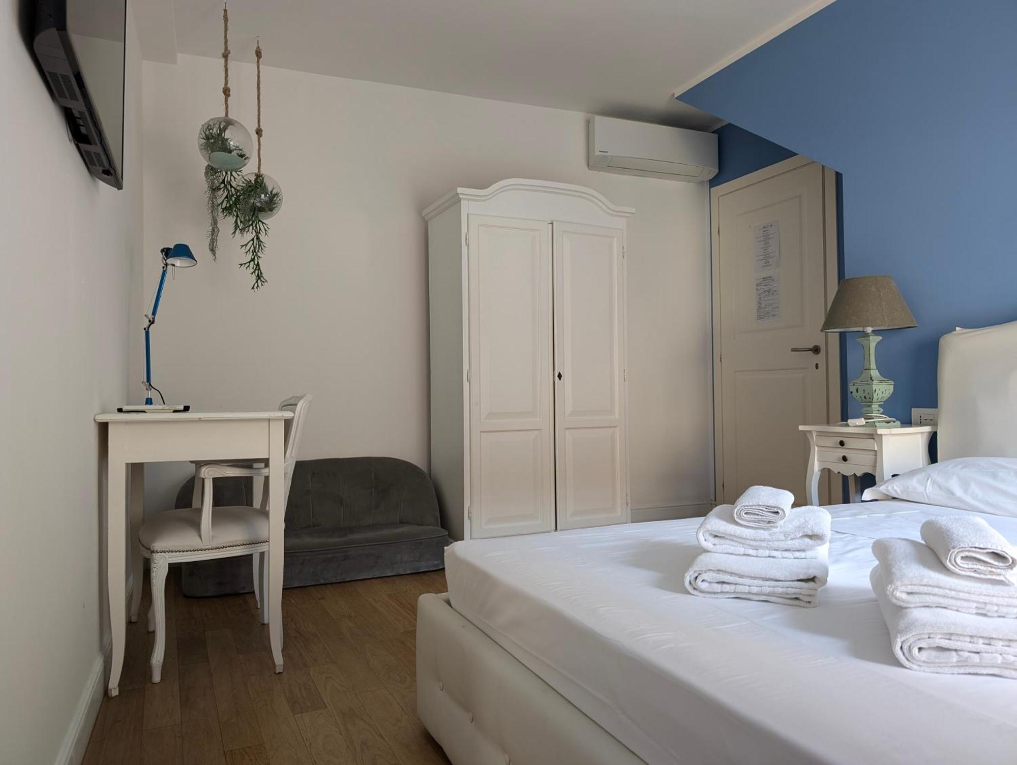 Cosmopolitan Central Rooms Болонья Екстер'єр фото