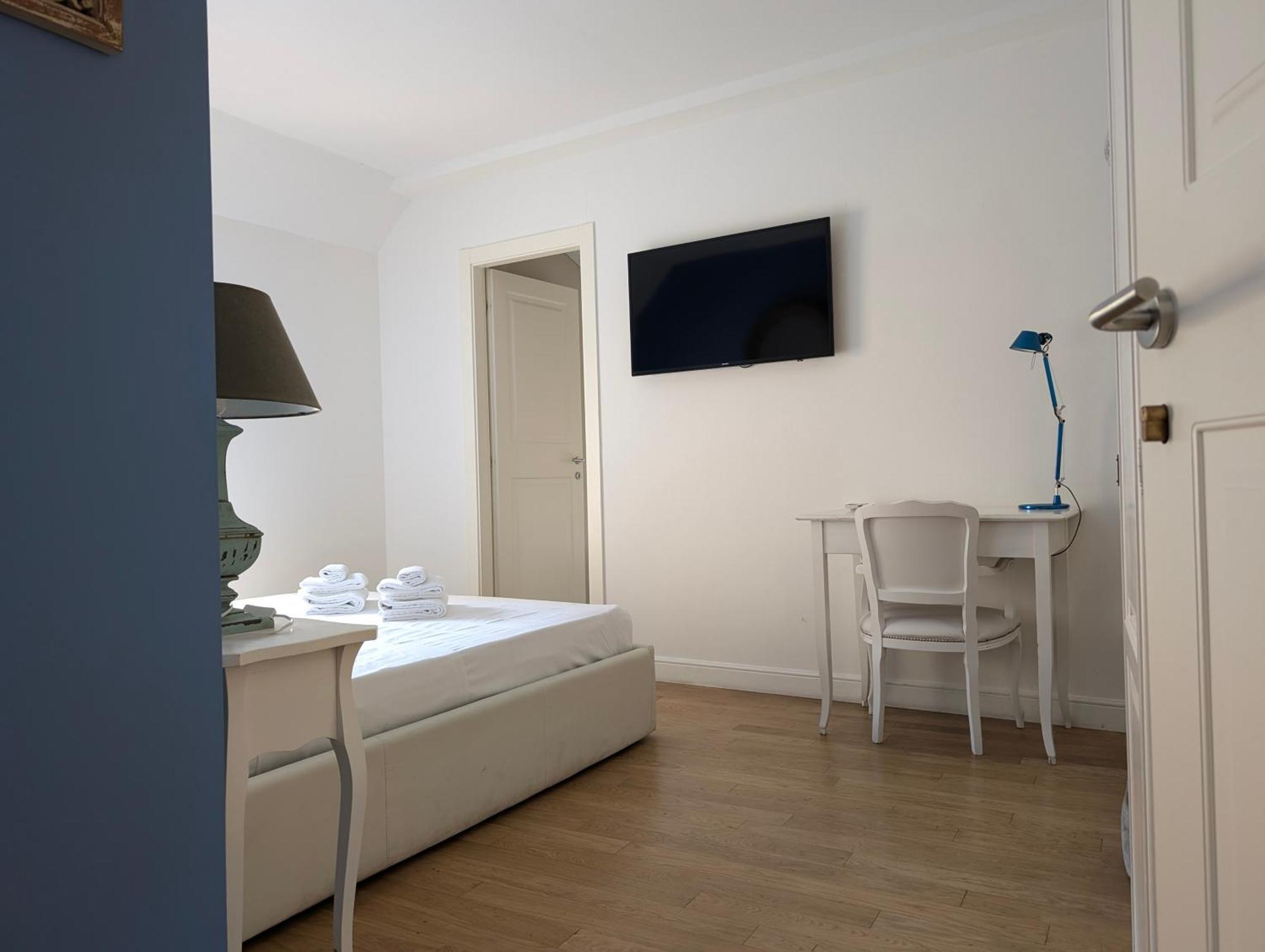 Cosmopolitan Central Rooms Болонья Екстер'єр фото