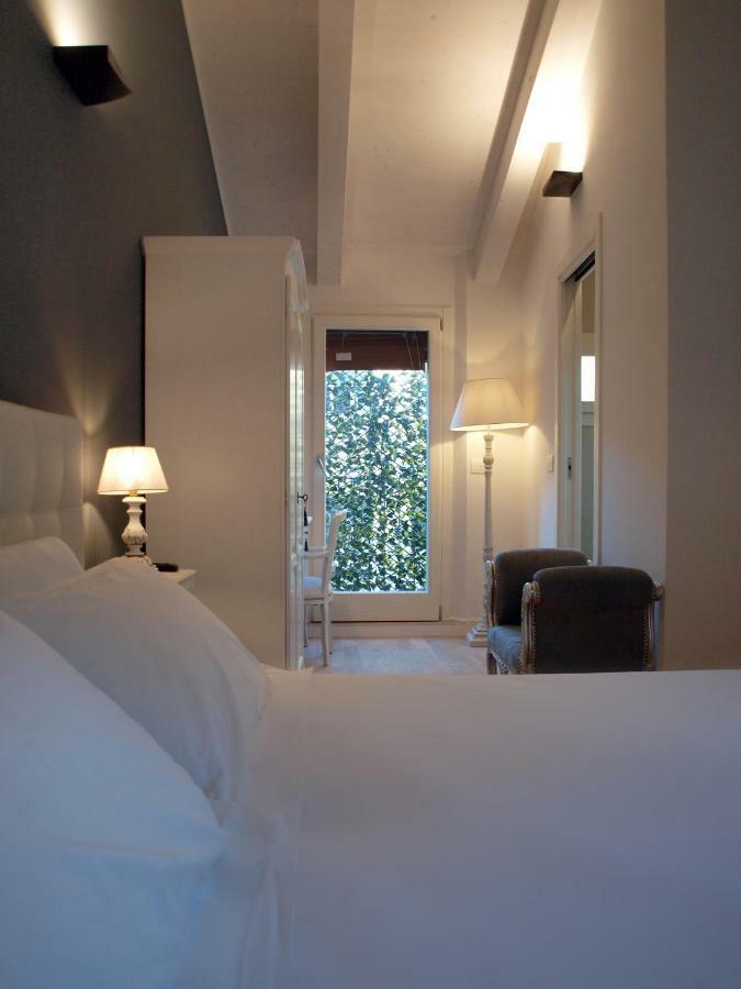 Cosmopolitan Central Rooms Болонья Екстер'єр фото