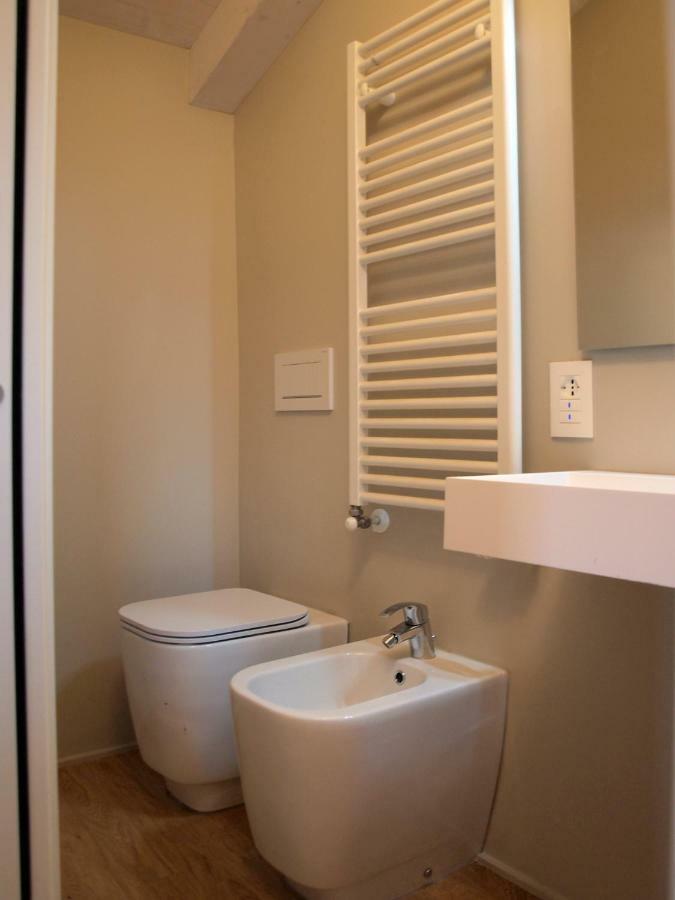 Cosmopolitan Central Rooms Болонья Екстер'єр фото