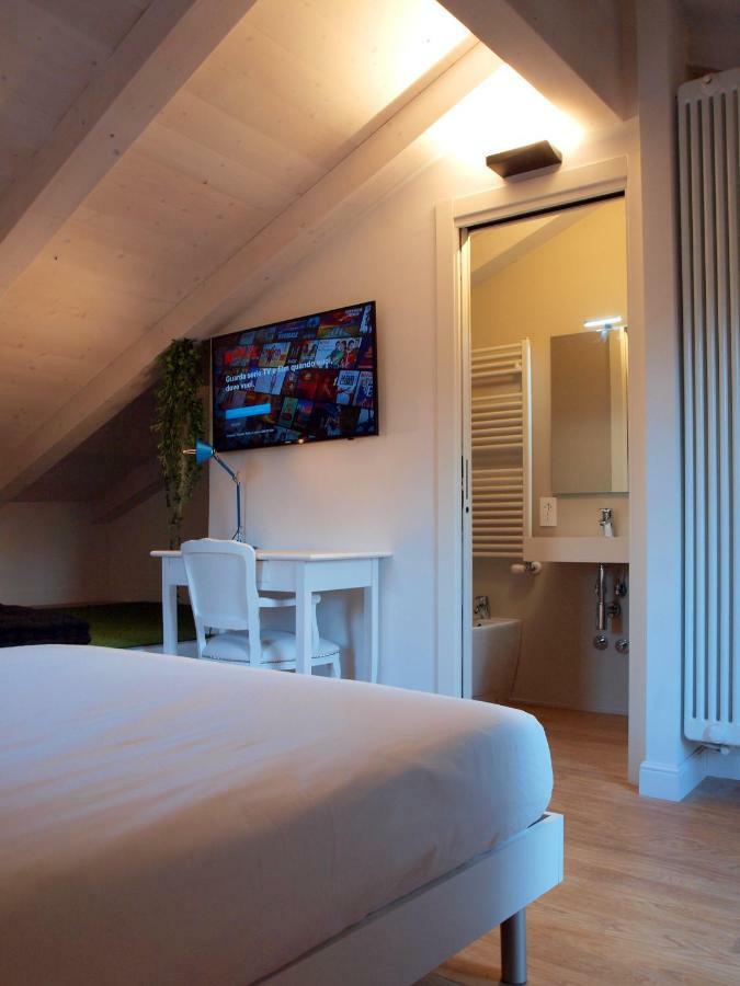 Cosmopolitan Central Rooms Болонья Екстер'єр фото